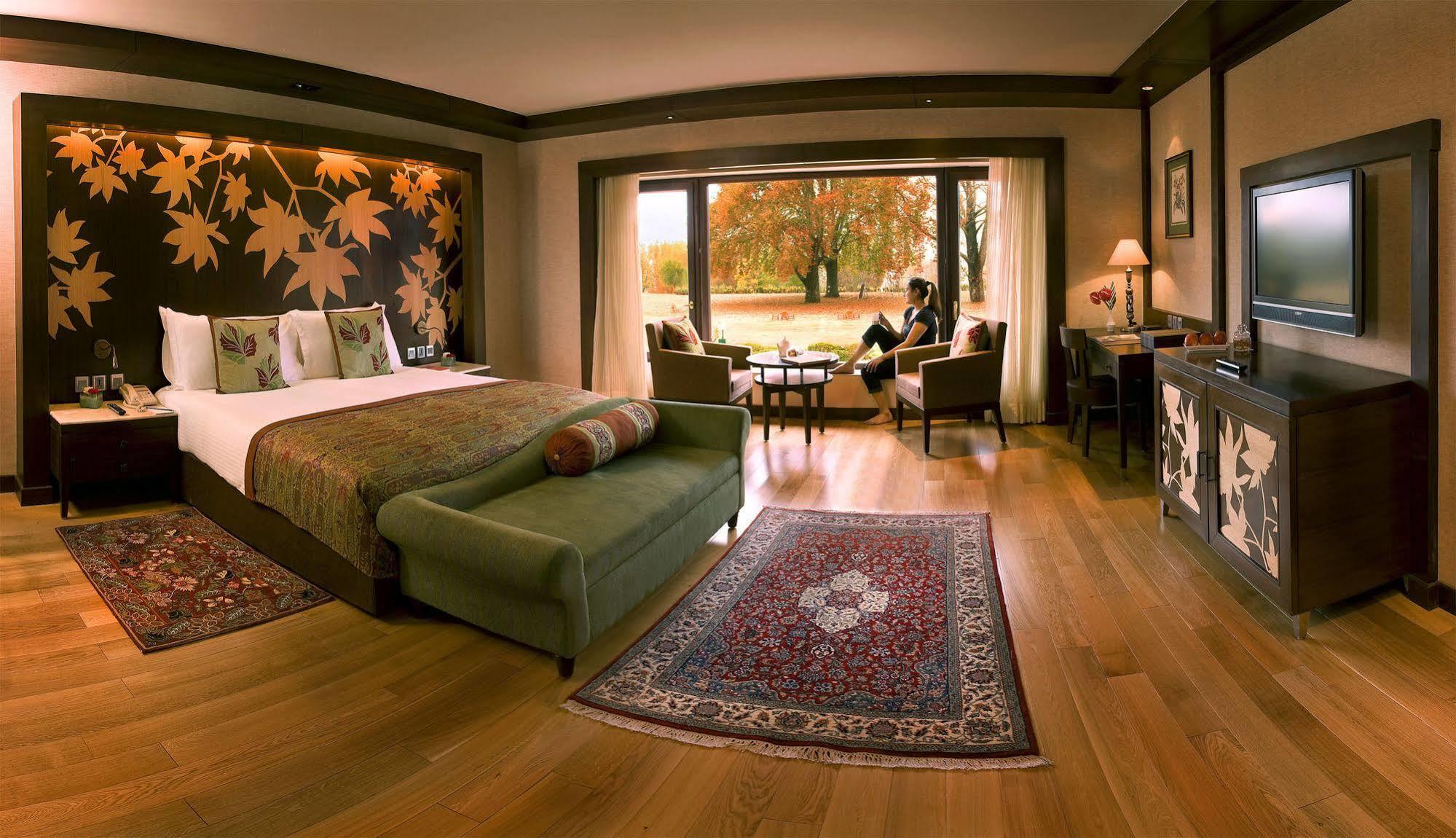 The Lalit Grand Palace Srinagar Quarto foto